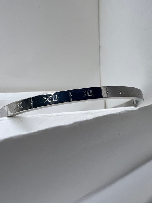 Silver Roman Numeral Bracelet - STYLE BASKET